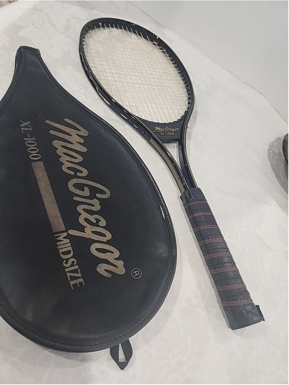 (VINTAGE) MacGregor - The Athlete's Choice XL-1000 Midsize Racquet Original Case